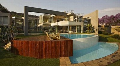 Skleněný dům v Africe: Zázrak Nico Van Der Meulen Architects