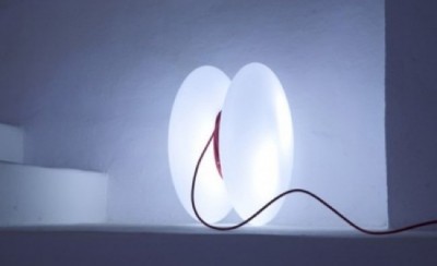 Moderní osvětlení: Žárovka Yo-Yo podle Almerich 