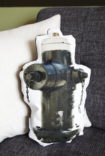 Zábavné polštáře: Vintage fotoaparáty, kanalizační kryty a hydranty 