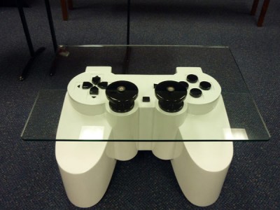 Konferenční stolek ve stylu PlayStation