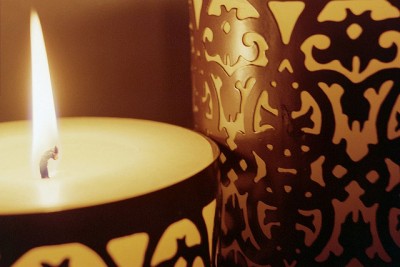 Indické svíčky jsou voňavé a bohatě zdobené. Autor: Rachel Kelo