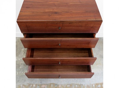 Skříňka Loft Dresser – store.chadhaus.com