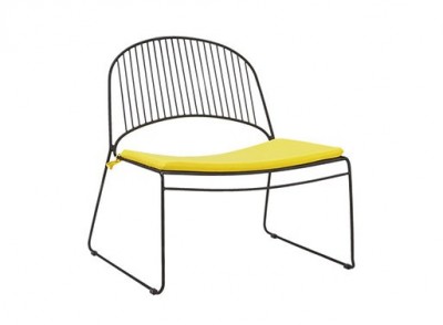 Drátěná židle Humpback Lounge Chair – cb2.com