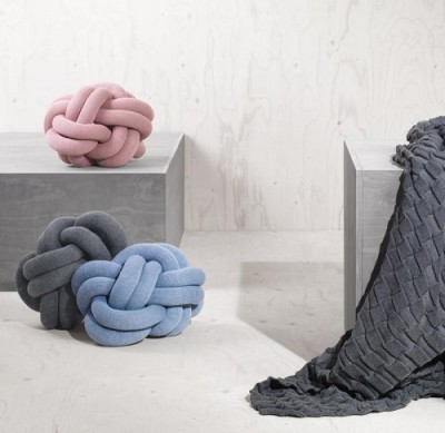 polštáře Knot od Design House Stockholm